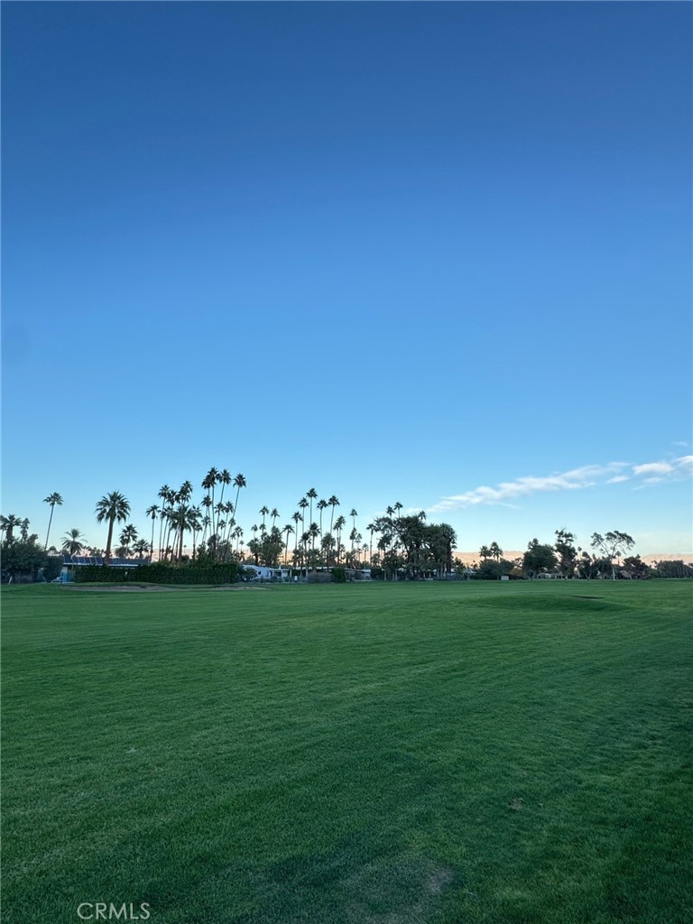 https://media.crmls.org/medias/9729c1f6-84d0-425c-97e6-82b5637ec5c3.jpg?preset=X-Large