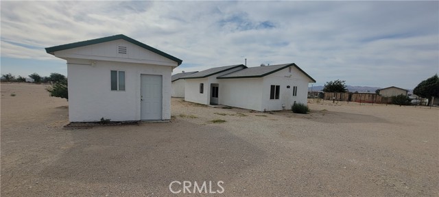 Detail Gallery Image 5 of 20 For 11200 Palomar Ave #B,  Lucerne Valley,  CA 92356 - 3 Beds | 2 Baths