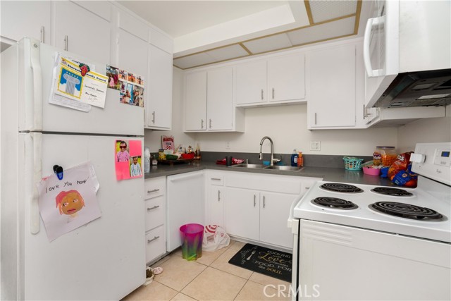 2615 Curtis Avenue, Redondo Beach CA: https://media.crmls.org/medias/972a9f22-4e28-49d6-bb4a-bd55ff8d23a7.jpg
