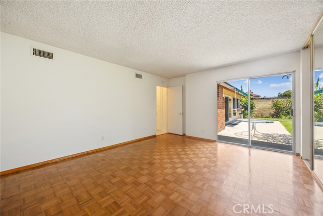 Image 33 of 71 For 1646 Mobeck Street