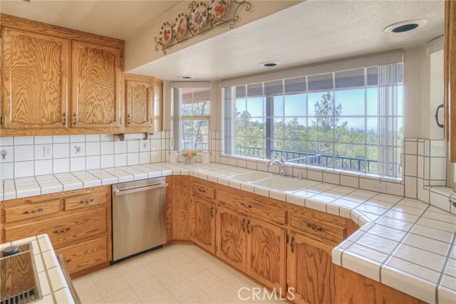 Detail Gallery Image 13 of 74 For 5 Hill Dr, Oroville,  CA 95966 - 3 Beds | 3 Baths