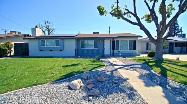 Detail Gallery Image 1 of 26 For 3112 Leonard St, Bakersfield,  CA 93304 - 3 Beds | 2 Baths
