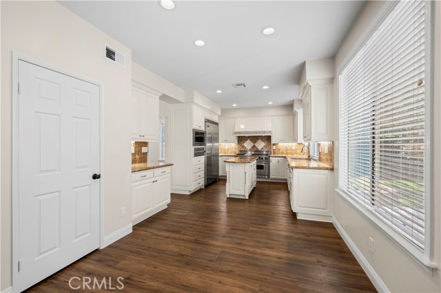 23664 Clearidge Drive, Valencia CA: https://media.crmls.org/medias/972c243e-d1d3-4597-a2bd-e6da57428684.jpg