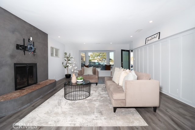 13917 Truro Avenue, Hawthorne CA: https://media.crmls.org/medias/972ca250-f008-4baa-b513-450f1b7191a5.jpg