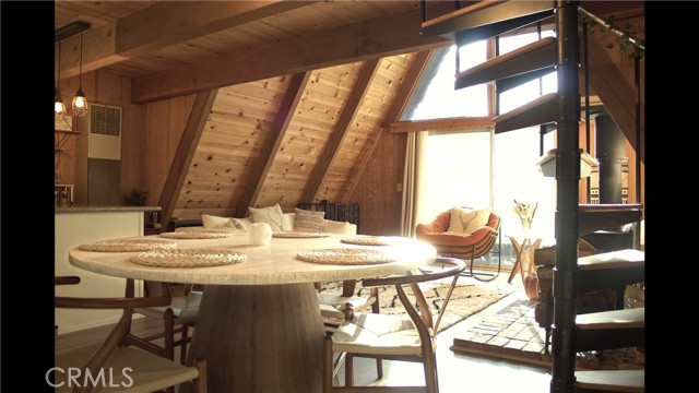 Detail Gallery Image 8 of 16 For 33020 Arrowbear, Running Springs,  CA 92382 - 3 Beds | 3 Baths