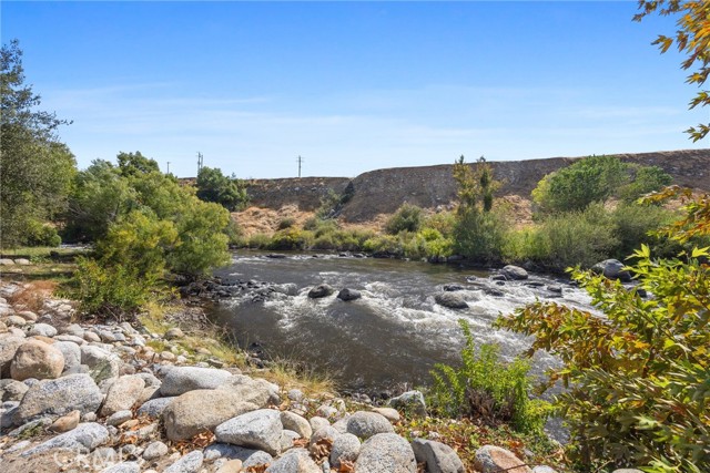 Detail Gallery Image 7 of 75 For 14025 Yokuts, Bakersfield,  CA 93306 - 4 Beds | 5 Baths