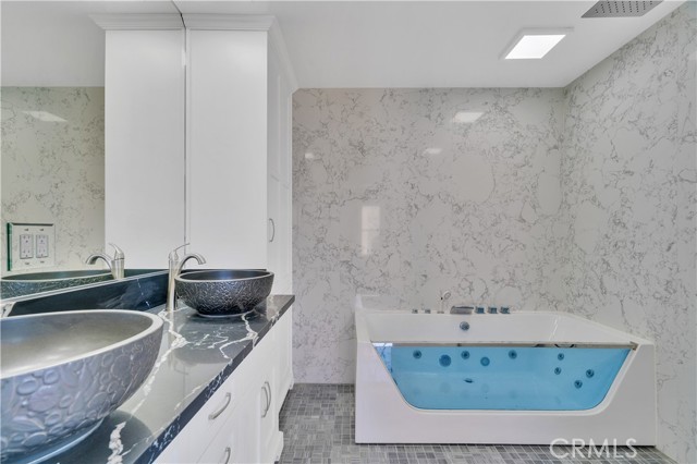 Detail Gallery Image 26 of 63 For 2747 E Ocean Bld, Long Beach,  CA 90803 - – Beds | – Baths