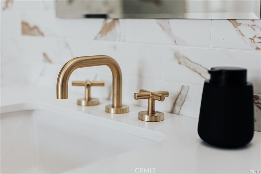 https://media.crmls.org/medias/972fb762-e194-43e9-bce4-4b7ec7556d0d.jpg?preset=X-Large