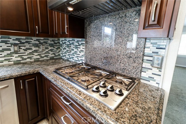 6815 Arthur Court, Chino CA: https://media.crmls.org/medias/972fda3d-cb11-4c51-94f6-ff7ef89799e3.jpg