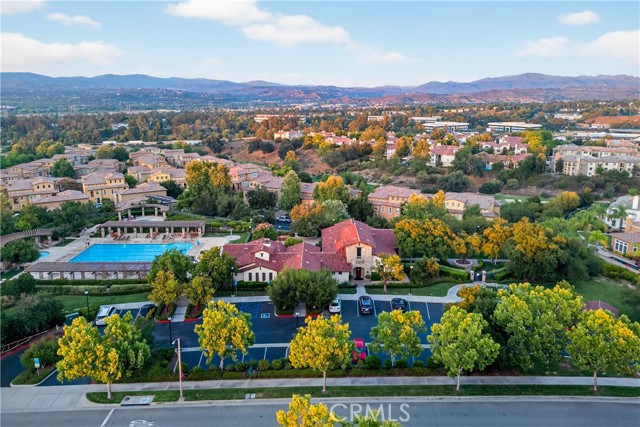 Detail Gallery Image 38 of 40 For 26812 Peppertree Dr, Valencia,  CA 91381 - 5 Beds | 3 Baths