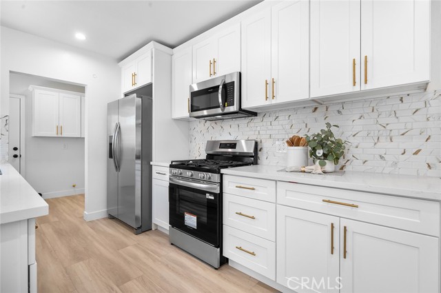 292 Covina Avenue, Long Beach CA: https://media.crmls.org/medias/97306e7a-ae15-43e5-8ec1-e5fdb3ca6026.jpg