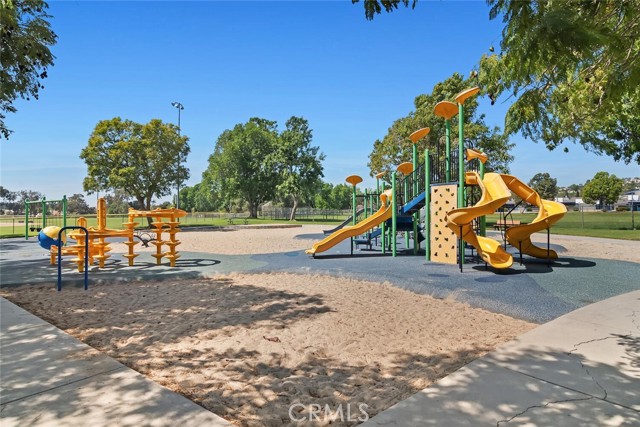 Detail Gallery Image 12 of 15 For 1616 Old Ranch, Camarillo,  CA 93012 - 3 Beds | 2 Baths