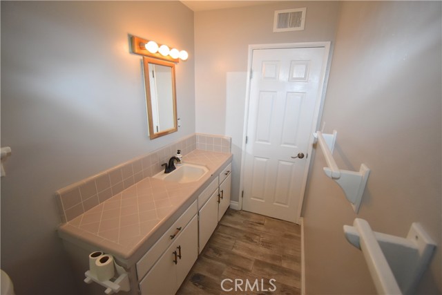 Detail Gallery Image 13 of 20 For 13076 Osage Rd, Apple Valley,  CA 92308 - 4 Beds | 2 Baths