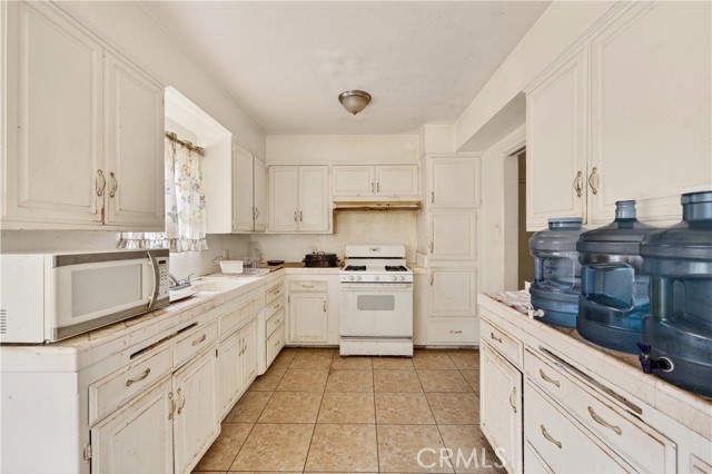 Detail Gallery Image 52 of 75 For 223 N Chester, Compton,  CA 90221 - – Beds | – Baths