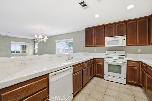 Detail Gallery Image 10 of 25 For 25868 Iris Ave #B,  Moreno Valley,  CA 92551 - 2 Beds | 2/1 Baths