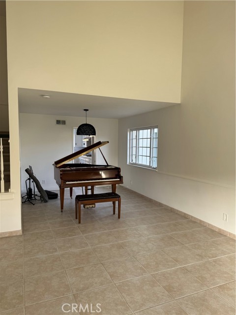 Image 16 of 34 For 9921 Oceancrest Drive