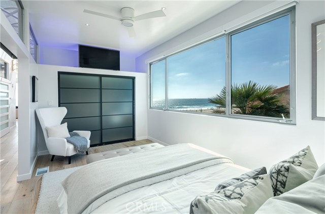 Detail Gallery Image 28 of 35 For 2522 the Strand, Manhattan Beach,  CA 90266 - 3 Beds | 3/1 Baths
