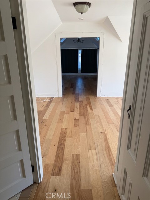 Detail Gallery Image 21 of 30 For 881 Winona Ave, Pasadena,  CA 91103 - 4 Beds | 3 Baths
