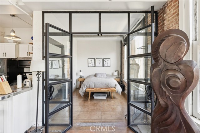 215 W 7th Street, Los Angeles CA: https://media.crmls.org/medias/97324a51-e05c-4af3-9fce-043ea80482c7.jpg