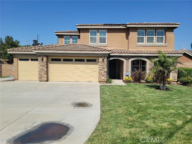 Detail Gallery Image 1 of 17 For 874 Ringdahl Cir, Corona,  CA 92879 - 6 Beds | 5/1 Baths