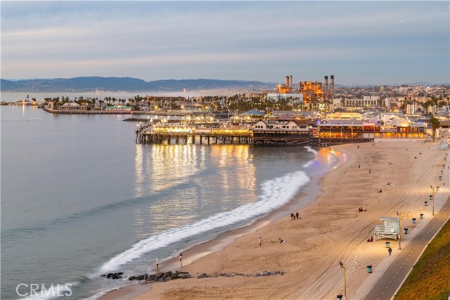 Detail Gallery Image 2 of 30 For 565 Esplanade #202,  Redondo Beach,  CA 90277 - 1 Beds | 1 Baths