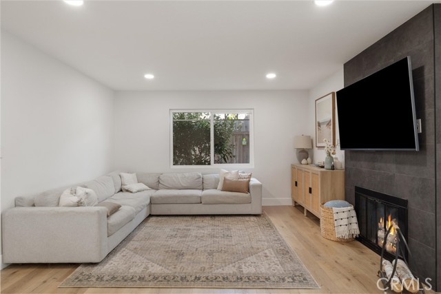 Detail Gallery Image 6 of 28 For 2901 Royal Palm Dr, Costa Mesa,  CA 92626 - 4 Beds | 2 Baths