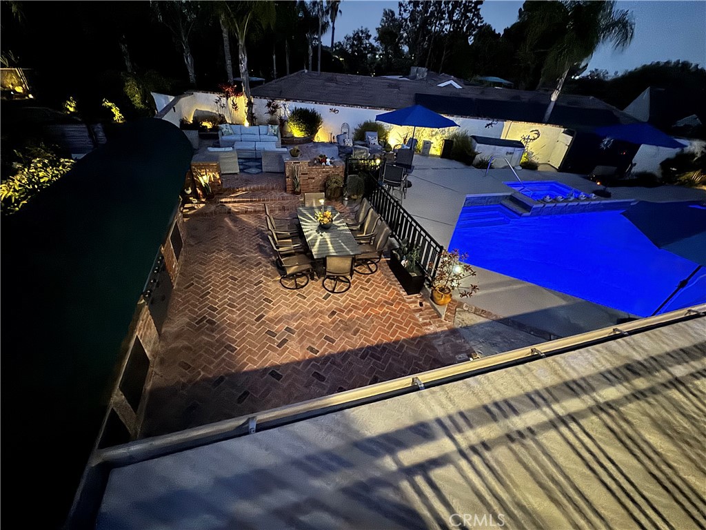 https://media.crmls.org/medias/97356ada-beb6-4f4f-b7cc-4fd417b6897a.jpg?preset=X-Large