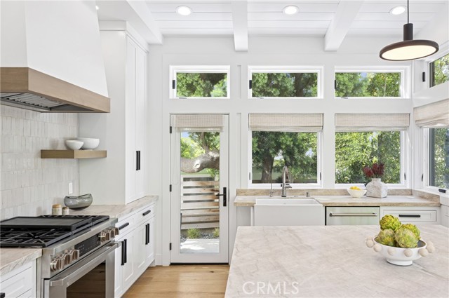 Detail Gallery Image 13 of 37 For 706 Poinsettia, Corona Del Mar,  CA 92625 - 5 Beds | 3/1 Baths