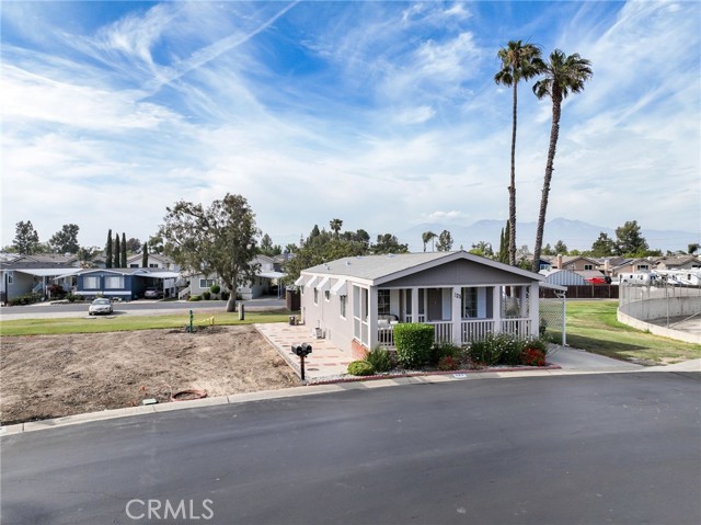 15111 Pipeline Avenue, Chino Hills CA: https://media.crmls.org/medias/9736786a-f07e-4f82-9ad5-81c17ffab1d6.jpg