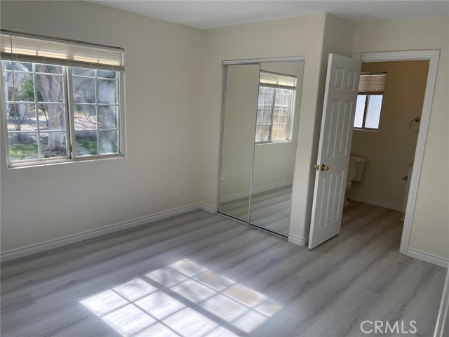 Detail Gallery Image 11 of 12 For 2106 W 9th St, Santa Ana,  CA 92703 - 5 Beds | 3 Baths