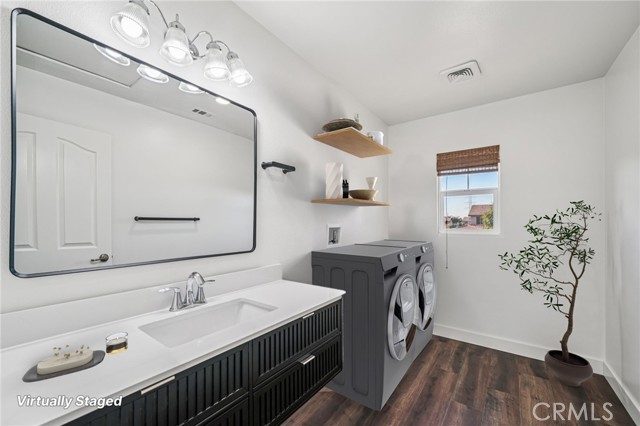 Detail Gallery Image 16 of 30 For 6658 Bright Gem Ct, Corona,  CA 92880 - 5 Beds | 3 Baths