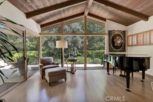 Detail Gallery Image 20 of 67 For 16700 Bosque Dr, Encino,  CA 91436 - 3 Beds | 2/1 Baths