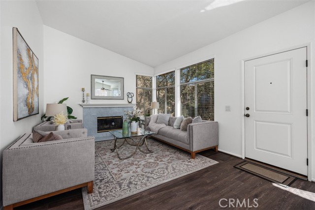 Front Image Thumbnail for CROC25246982