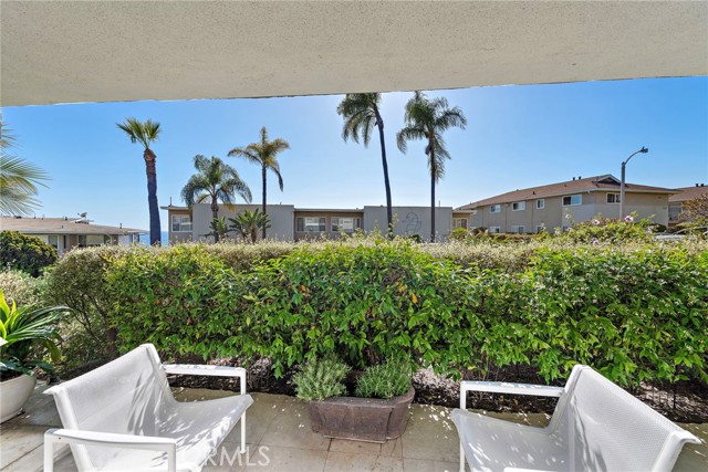 21703 Ocean Vista Drive, Laguna Beach CA: https://media.crmls.org/medias/973853f1-77a8-4a80-b560-e52726f6b2b3.jpg