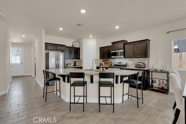 2454 W Mallard Lane, Hanford CA: https://media.crmls.org/medias/97386047-76ae-472c-bedb-f4eb69ada8fc.jpg