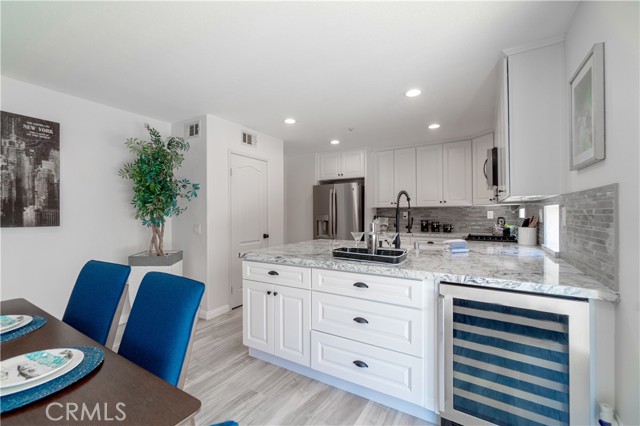 Detail Gallery Image 3 of 39 For 700 Festivo St, Oxnard,  CA 93030 - 4 Beds | 2/1 Baths