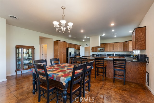 2260 Lakeshore Blvd, Upper Lake CA: https://media.crmls.org/medias/97394067-fbdf-4433-8244-b758cbc1504f.jpg