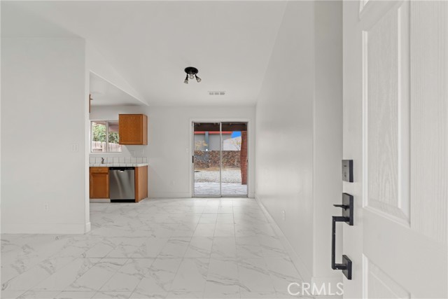 Detail Gallery Image 6 of 33 For 333 Tanner Michael, Bakersfield,  CA 93308 - 2 Beds | 1 Baths