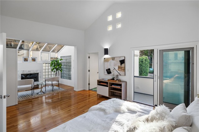 2704 Laurel Avenue, Manhattan Beach, California 90266, 4 Bedrooms Bedrooms, ,4 BathroomsBathrooms,Residential,Sold,Laurel,SB22216035