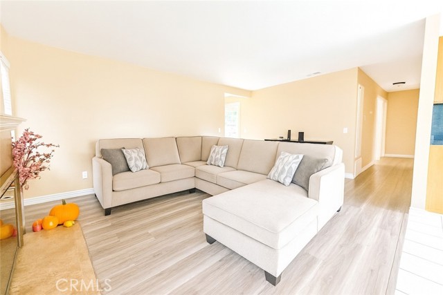 Detail Gallery Image 3 of 11 For 7073 New Mexico, Riverside,  CA 92506 - 3 Beds | 2 Baths