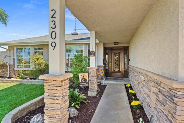 Detail Gallery Image 6 of 24 For 2309 Avenida Del Vista, Corona,  CA 92882 - 3 Beds | 2 Baths