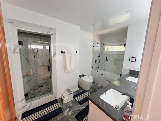 Detail Gallery Image 11 of 15 For 9466 Hidden Valley Pl, Beverly Hills,  CA 90210 - 3 Beds | 3 Baths