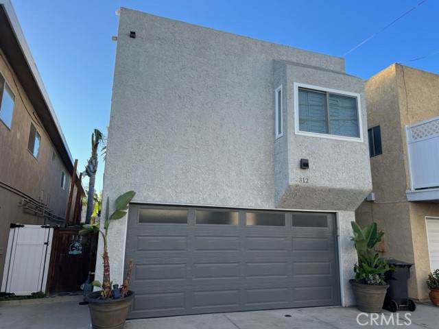 312 8th Street, Huntington Beach, California 92648, 3 Bedrooms Bedrooms, ,3 BathroomsBathrooms,Single Family Residence,For Sale,8th,PW24085139