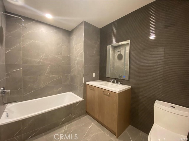 Detail Gallery Image 7 of 20 For 400 S Broadway #2504,  Los Angeles,  CA 90013 - 1 Beds | 1 Baths