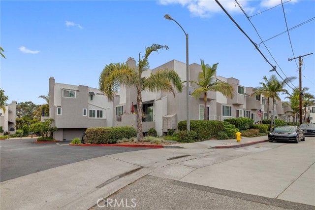 501 Herondo Street, Hermosa Beach, California 90254, 3 Bedrooms Bedrooms, ,2 BathroomsBathrooms,Residential,For Sale,Herondo,SB25176231