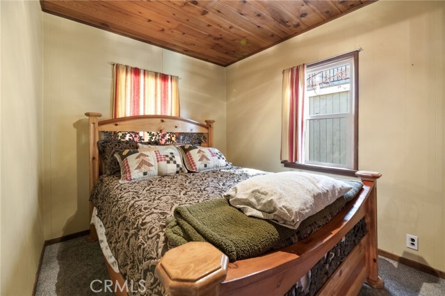 Detail Gallery Image 19 of 30 For 39791 Forest Rd, Big Bear Lake,  CA 92315 - 3 Beds | 2 Baths