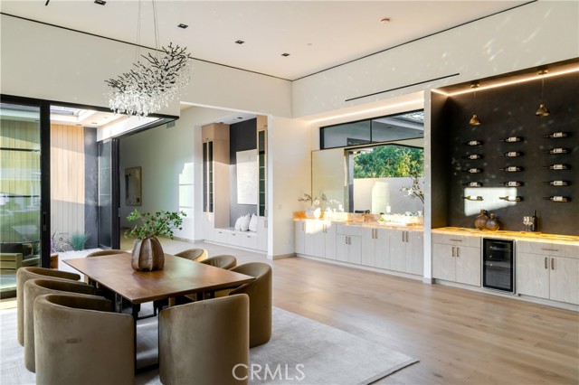 Detail Gallery Image 10 of 72 For 11826 Kling St, Valley Village,  CA 91607 - 6 Beds | 5/1 Baths