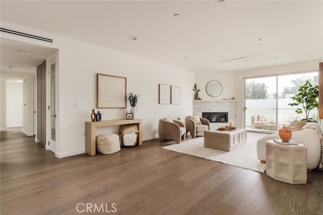 Detail Gallery Image 2 of 27 For 12045 Guerin St Ph4,  Studio City,  CA 91604 - 3 Beds | 3 Baths
