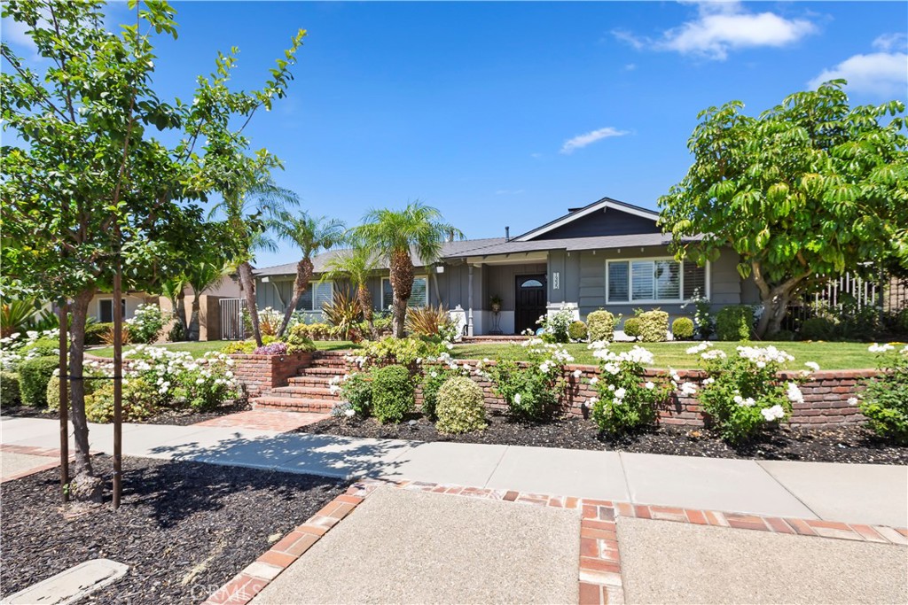 1335 N Vallejo Way