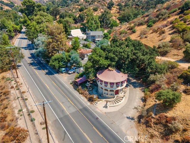 8618 La Tuna Canyon Road, Sun Valley CA: https://media.crmls.org/medias/97401841-04a0-4804-a687-9e55904fb5e6.jpg
